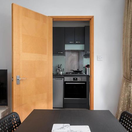 Guestready - Central Converted Mews In Bayswater Apartment London Exterior photo